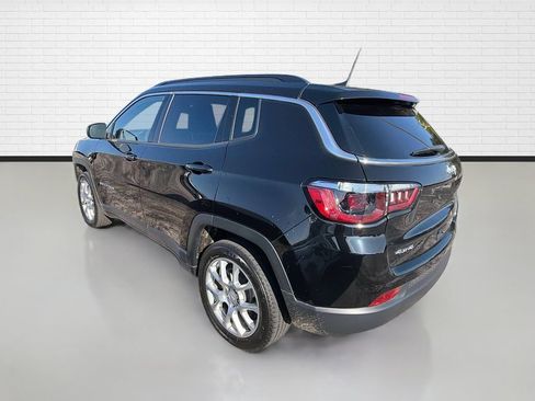 Used 2024 Jeep Compass Latitude w/ Sun and Sound Group AWD/4WD image 6