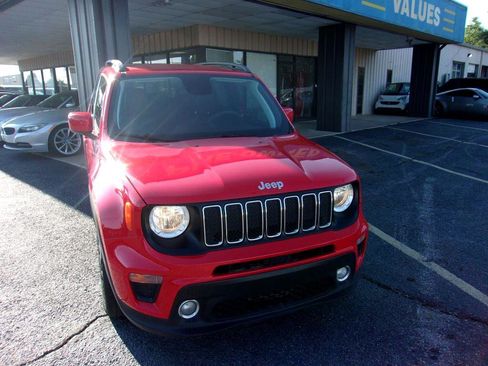 Used 2019 Jeep Renegade Latitude image 3