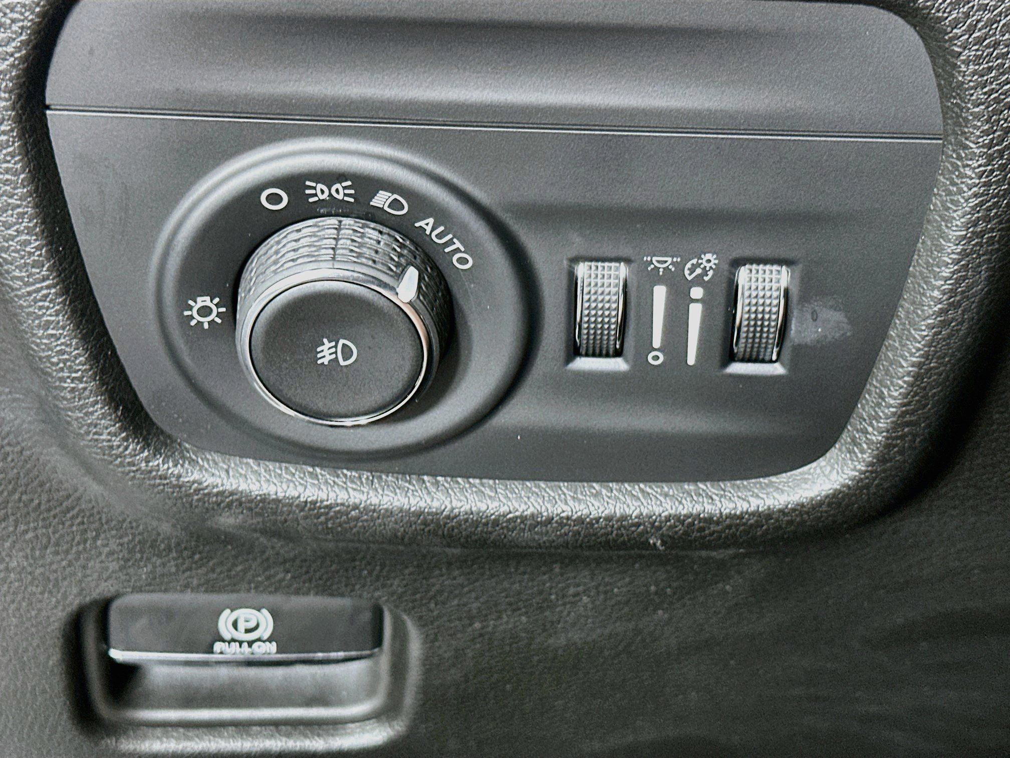 Used 2022 Jeep Grand Cherokee L Limited RWD image 17