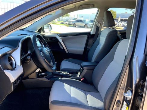 Used 2015 Toyota RAV4 LE image 6