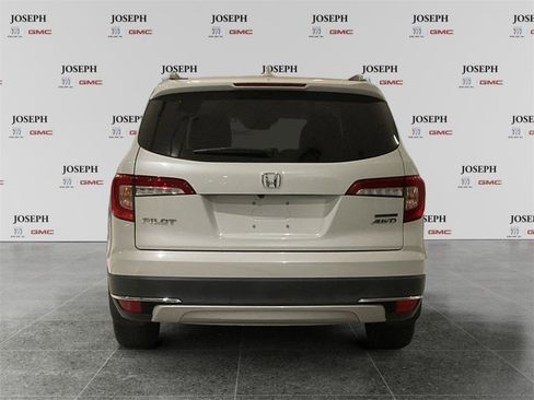 Used 2022 Honda Pilot Touring image 6