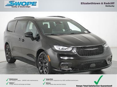 New 2026 Chrysler Pacifica Limited w/ S Appearance Package
