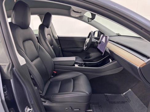 Used 2021 Tesla Model Y Long Range image 15