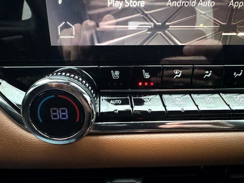 Used 2023 GMC Canyon AT4 w/ AT4 Premium Package image 32