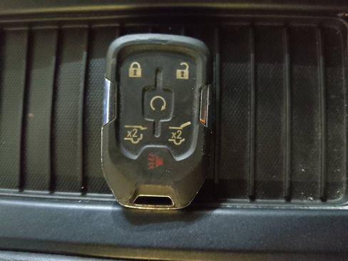 Used 2019 Chevrolet Suburban Premier AWD/4WD image 32