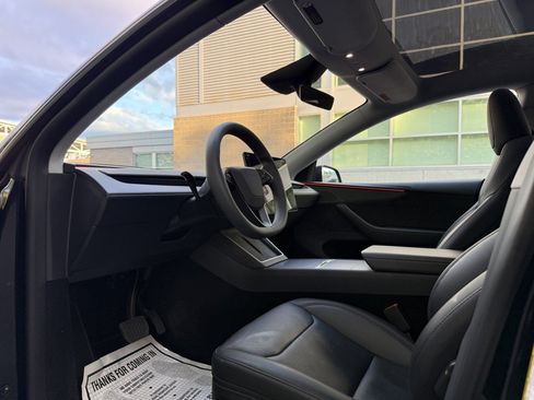 Used 2026 Tesla Model Y Long Range RWD image 15
