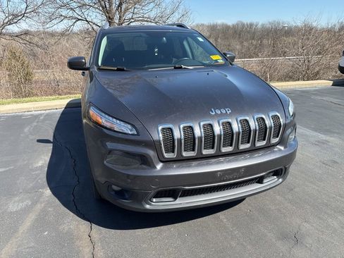 Used 2016 Jeep Cherokee Latitude w/ Cold Weather Group image 16