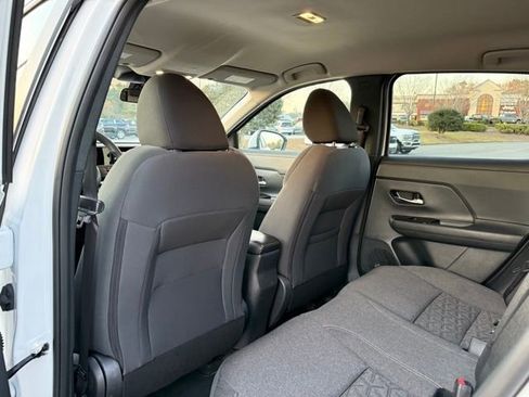 Used 2025 Nissan Kicks SV image 27