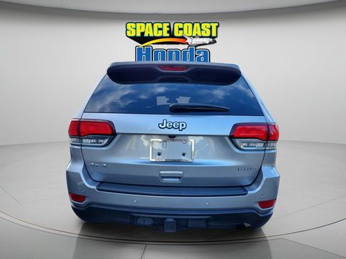 Used 2021 Jeep Grand Cherokee Laredo AWD/4WD image 4