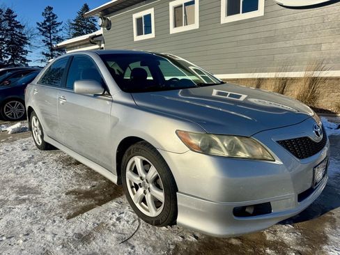 Used 2007 Toyota Camry SE image 2