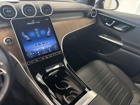Certified 2025 Mercedes-Benz GLC 300 4MATIC image 23