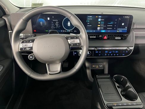 Used 2025 Hyundai Ioniq 5 SEL image 13