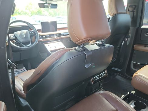 Certified 2022 Lincoln Aviator Reserve w/ Equipment Group 201A RWD image 10