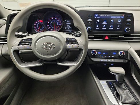 Used 2023 Hyundai Elantra SEL FWD image 22