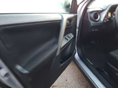 Used 2017 Toyota RAV4 LE w/ All Weather Liner Package FWD image 5