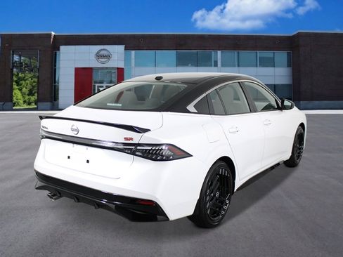 New 2026 Nissan Sentra SR FWD image 5