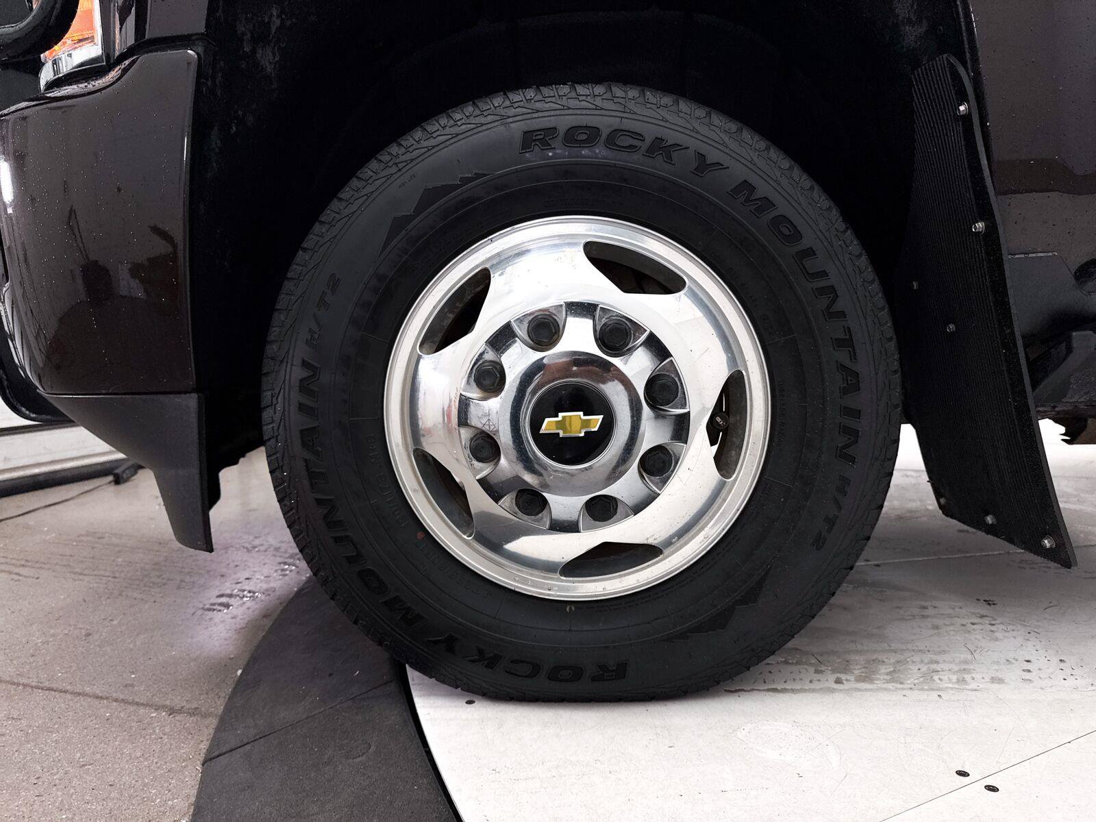 Used 2019 Chevrolet Silverado 3500 High Country w/ Duramax Plus Package AWD/4WD image 4