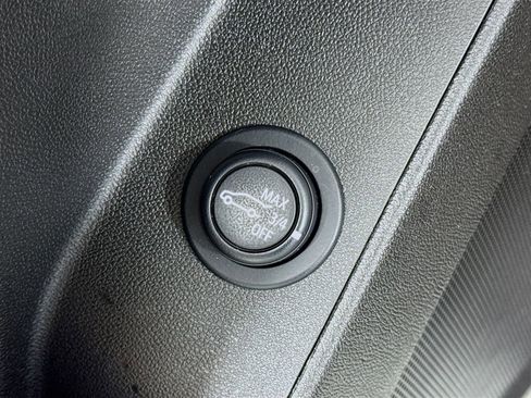 Used 2024 Chevrolet Equinox RS w/ RS Leather Package image 18