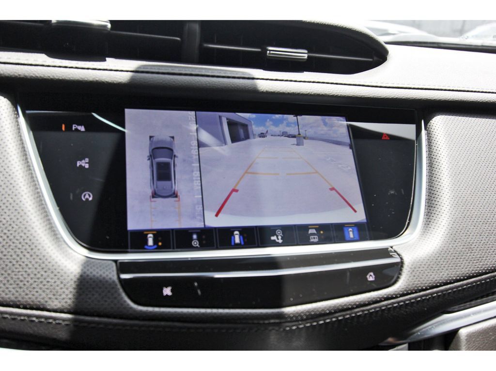 New 2026 Cadillac XT5 Sportv w/ LPO, Onyx Lite Package AWD/4WD image 17