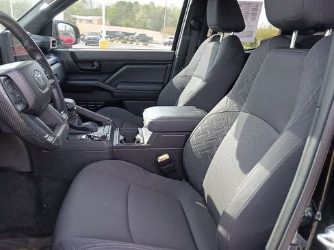 Used 2024 Toyota Tacoma SR AWD/4WD image 15