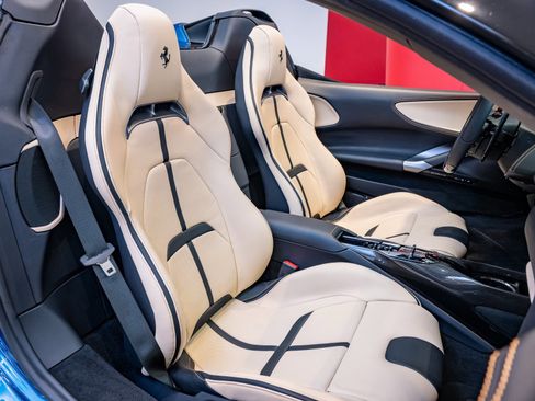 Used 2025 Ferrari SF90 Spider image 19