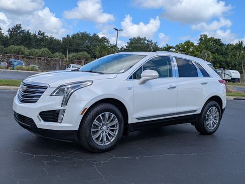 Used 2019 Cadillac XT5 Luxury FWD image 2