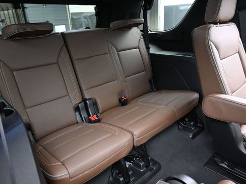 Used 2024 Chevrolet Tahoe High Country image 38