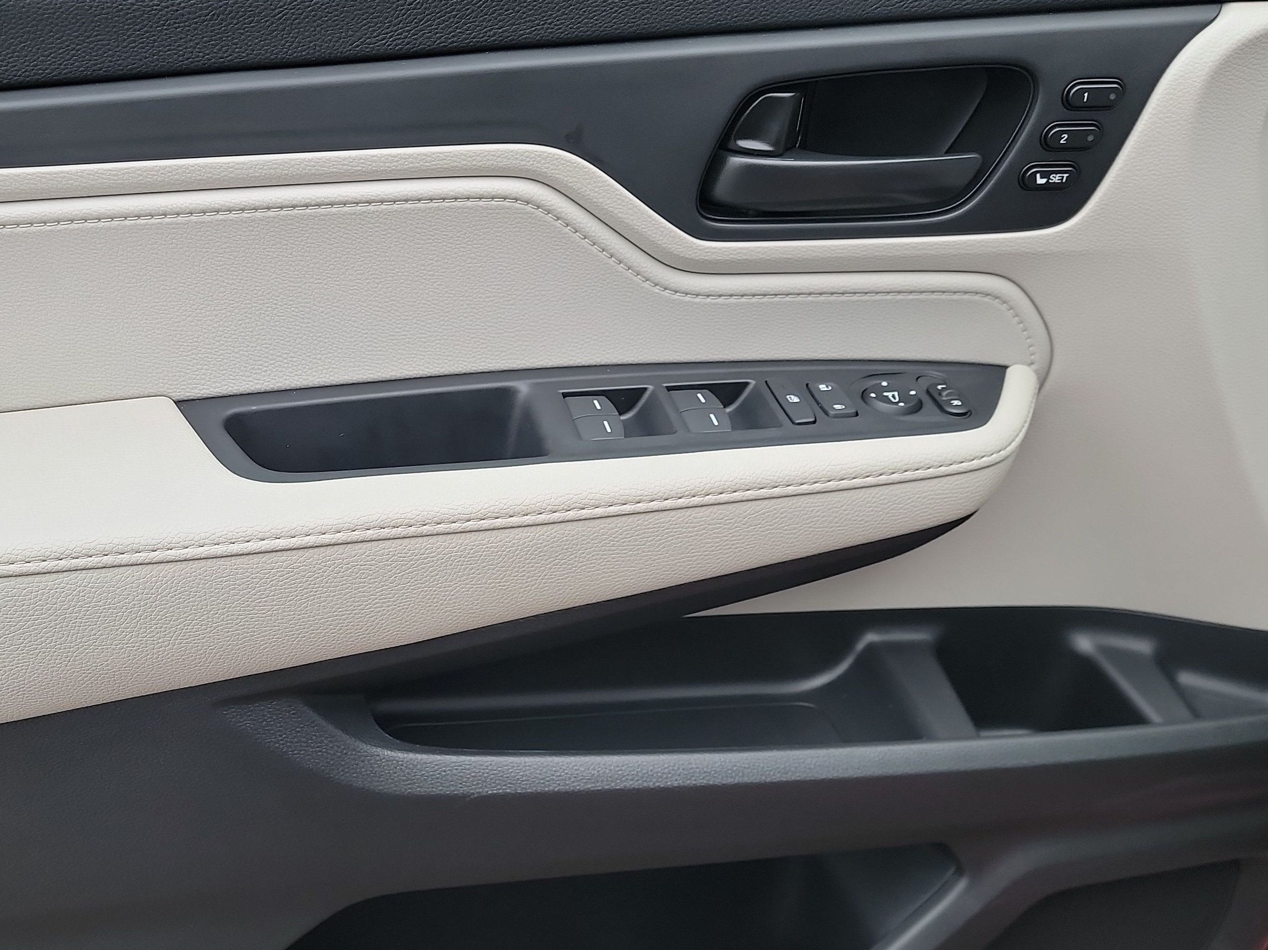 New 2027 Honda Odyssey EX-L image 6