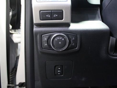 Used 2016 Ford F150 Platinum w/ Equipment Group 701A Luxury AWD/4WD image 11