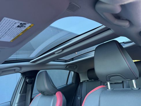 Used 2024 Toyota Prius Prime Premium image 32