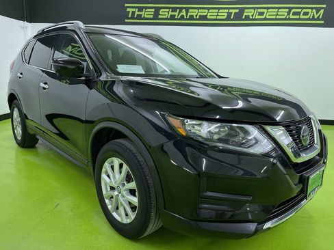 Used 2018 Nissan Rogue SV w/ Sun & Sound Touring Package image 2
