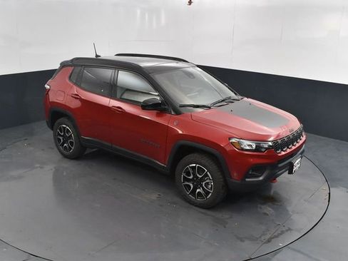 New 2026 Jeep Compass Trailhawk w/ Sun, Sound & Navigation Group image 32