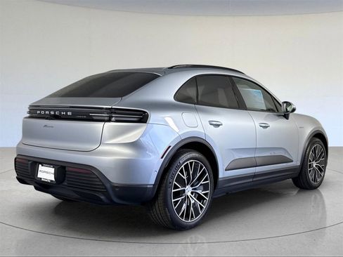 New 2025 Porsche Macan Electric image 8