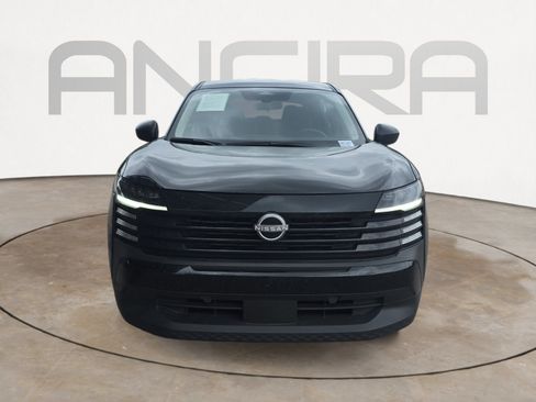 Used 2025 Nissan Kicks S image 3