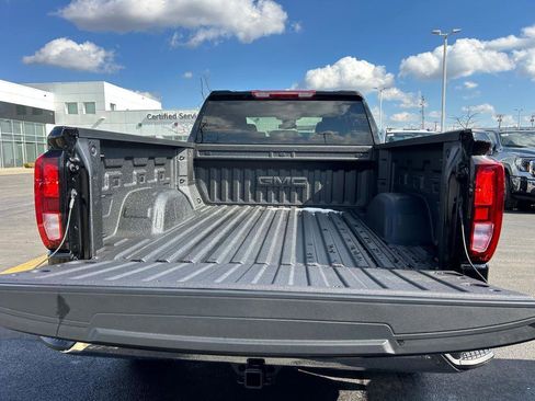 New 2026 GMC Sierra 1500 SLE image 15