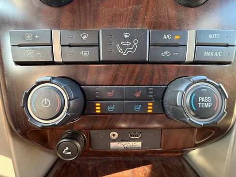 Used 2012 Ford F150 Lariat w/ Lariat Chrome Pkg AWD/4WD image 30