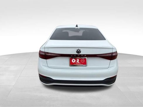 Used 2025 Volkswagen Jetta Sport FWD image 6