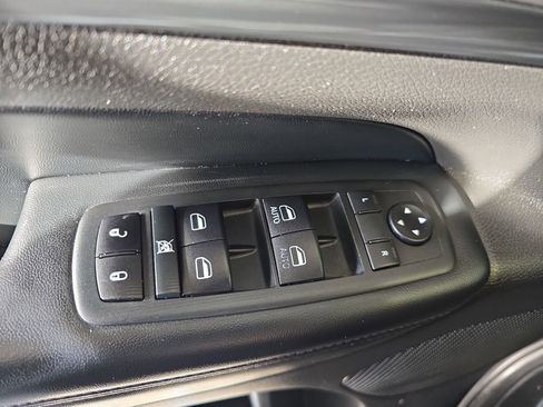 Used 2020 Jeep Grand Cherokee Altitude image 29