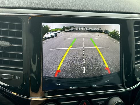 Used 2020 Jeep Grand Cherokee Altitude AWD/4WD image 35