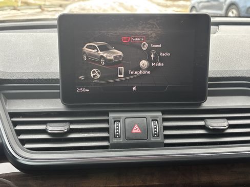 Used 2020 Audi Q5 2.0T Premium image 16