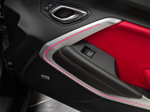 Used 2016 Chevrolet Camaro SS RWD image 32