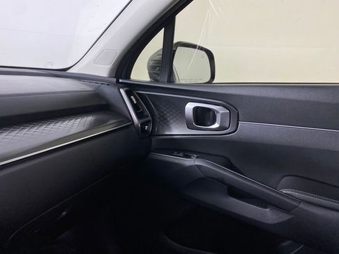 Used 2023 Kia Sorento LX image 20