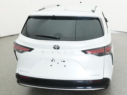 New 2026 Toyota Sienna Platinum AWD/4WD image 8