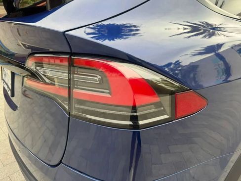 Used 2022 Tesla Model X AWD/4WD image 25