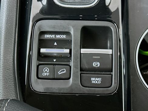 Used 2025 Honda Pilot EX-L image 25