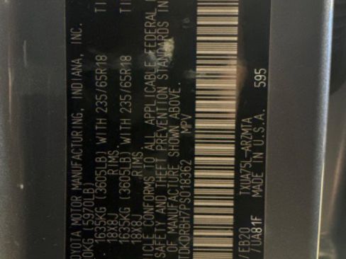 Used 2023 Toyota Highlander XLE image 12