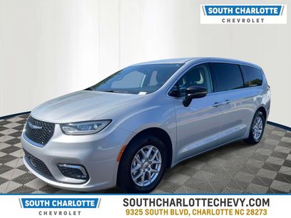 Used 2024 Chrysler Pacifica Touring-L
