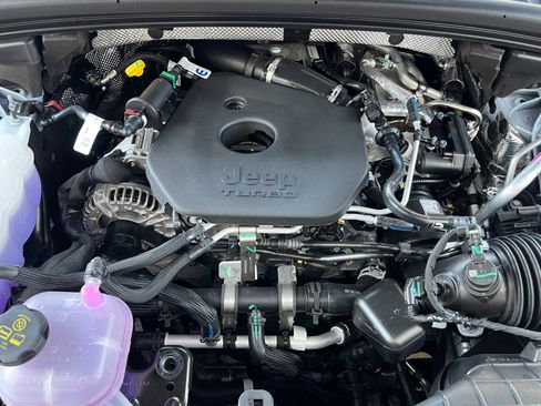 New 2026 Jeep Grand Cherokee Altitude image 32