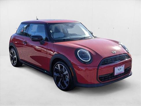 Used 2025 MINI Cooper 2-Door Hardtop image 7