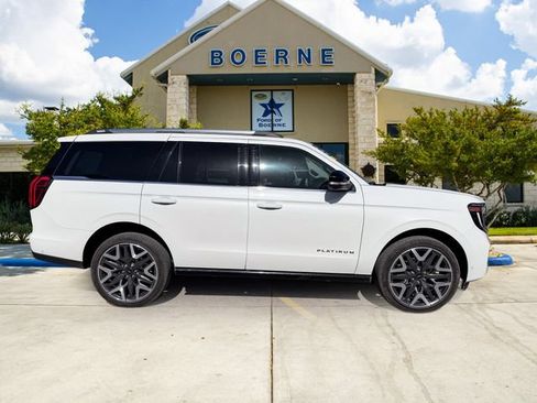 Used 2025 Ford Expedition Platinum w/ Platinum Ultimate Package AWD/4WD image 8